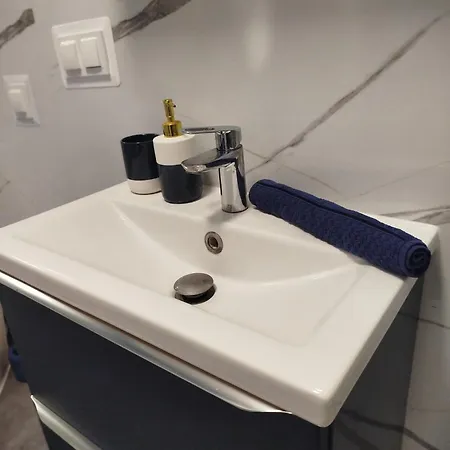 Trimare Blue アパート